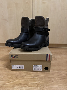 Tommy Jeansi lumesaapad (3 foto / 3)