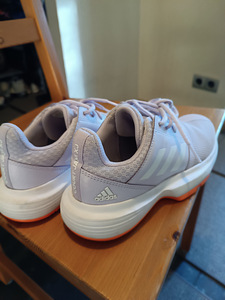 Tennisejalanõud Adidas S35 (6 foto / 7)