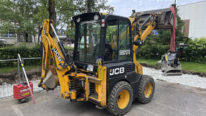 Требуется оператор на трактор JCB 1CX (1 фото из 6)