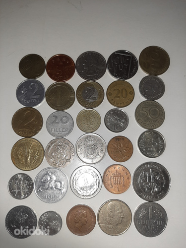 Три купюры и монеты (фото #4)