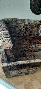 Угловой диван (2 фото из 3)