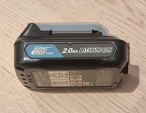 НОВАЯ батарея Makita 12V 2.0Ah (1 фото из 2)