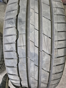 Летние шины Hankook Ventus S1 Evo3 K127 225/45/R17 (2 фото из 8)