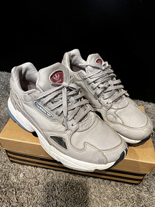Adidas originals tossud 39-40 (2 foto / 3)