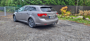 Toyota Avensis 2014, автомат. (3 фото из 9)