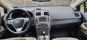Toyota Avensis 2014, автомат. (6 фото из 9)