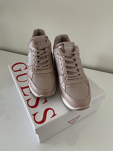 Кроссовки Guess (3 фото из 4)