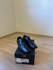Hugo Boss 42,5 (1 foto / 1)