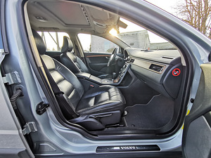 Volvo XC70 SUMMUM CROSS COUNTRY 2.4 D5 136kW, järelmaks! (13 foto / 15)