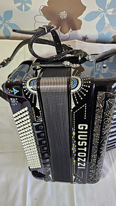 Akordion Giustozzi Casotto IV (3 foto / 6)
