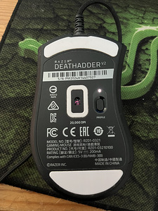 Razer deathadder v2 + hiirematt (2 foto / 3)