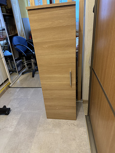 Навесной шкаф (1 фото из 2)