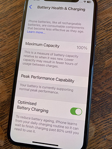 iPhone X (3 foto / 3)