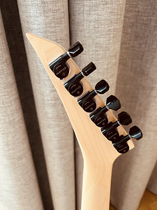 Jackson js32 DKA-M Dinky SW (2 foto / 2)