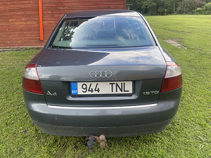 Audi a4 1.9 74kw (5 foto / 6)