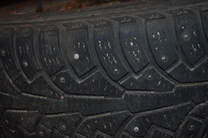 4 ratast 185/65 r15 naastrehvidega opelile (3 foto / 5)