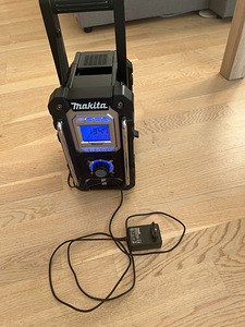 Makita dmr 106 bluetooth (3 foto / 7)