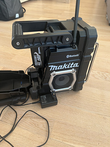 Makita dmr 106 bluetooth (5 foto / 7)