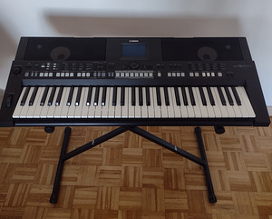 Yamaha PSR 650 (1 foto / 3)