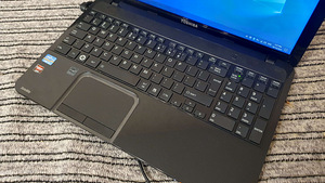 Toshiba Satellite L850 (3 foto / 5)