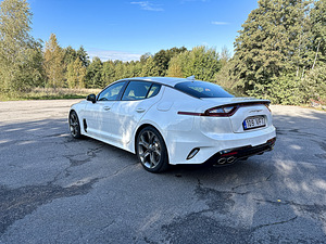 Kia Stinger 2.0 188kw 2018 (3 foto / 10)
