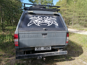 Nissan Pick-UP (2 foto / 12)