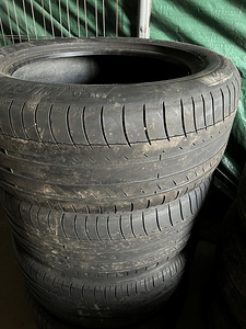 Toyota Land Cruiser 150 (5 foto / 5)