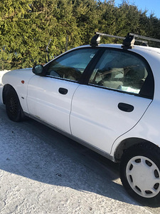 Daewoo Nubira 1.5 bensiin 2001 (4 foto / 14)