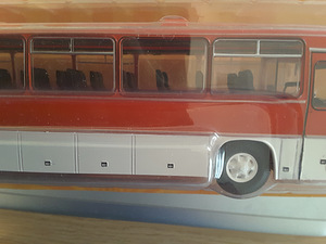 Модель Ikarus 250 + журнал (2 фото из 3)