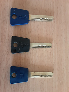 MUL-T-LOCK lukk (4 foto / 6)