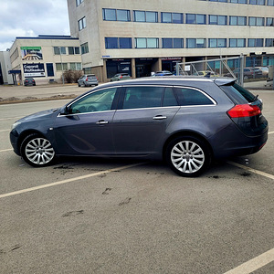 Opel insignia 2.0tdi sport tourer sw 4x4 (4 foto / 12)