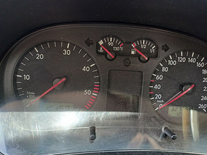 Vw Golf.2003a. 1.9TDI. 74KW.üv 07.23. (4 foto / 5)