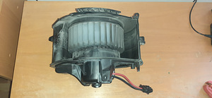 Audi a6 salongipuhur salongiventilaator (2 foto / 3)