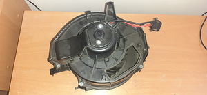 Audi a6 salongipuhur salongiventilaator (3 foto / 3)
