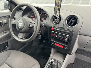 Seat ibiza (8 foto / 9)