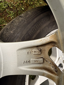 Jeep grand cherokee 5x127 valuveljed koos talverehvidega (10 foto / 10)