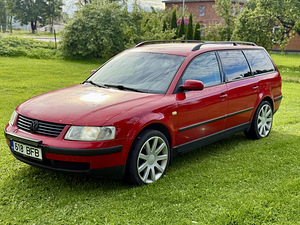 Volkswagen Passat 1.9 81kw (2 foto / 13)