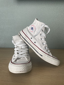 Converse tossud (1 foto / 1)