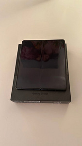 Samsung galaxy Z FOLD 4 12/256 (2 foto / 4)