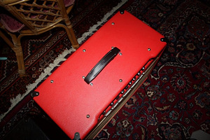Гитарный усилитель Blackstar HT40 Red Edition ламповый усилитель (3 фото из 4)