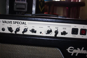 Epiphone Valve Amp гитарный усилитель ламповый усилитель (2 фото из 3)