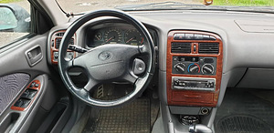 Toyota Avensis (3 foto / 7)