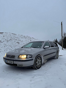 Volvo V70 2.4 120kw (1 foto / 8)