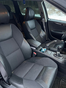 Volvo V70 2.4 120kw (6 foto / 8)