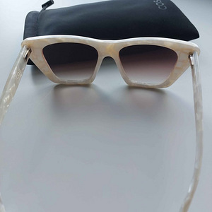 COS OVERSIZED CAT-EYE SUNGLASSES White / Pearlescent (7 foto / 8)
