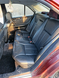 W210 e300 на запчасти (2 фото из 9)