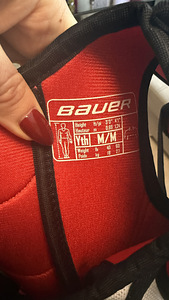 Bauer hokikomplekt vanusele 4-6 aastat (18-27 kg) (7 foto / 9)