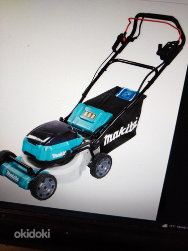 Аккумуляторная газонокосилка Makita самоходная DLM462