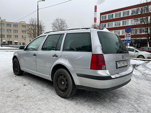Volkswagen Golf 1.6 (5 foto / 10)