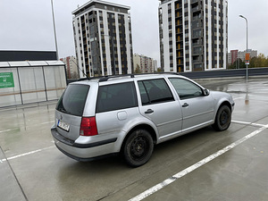 Volkswagen Golf 1.6 (6 foto / 7)